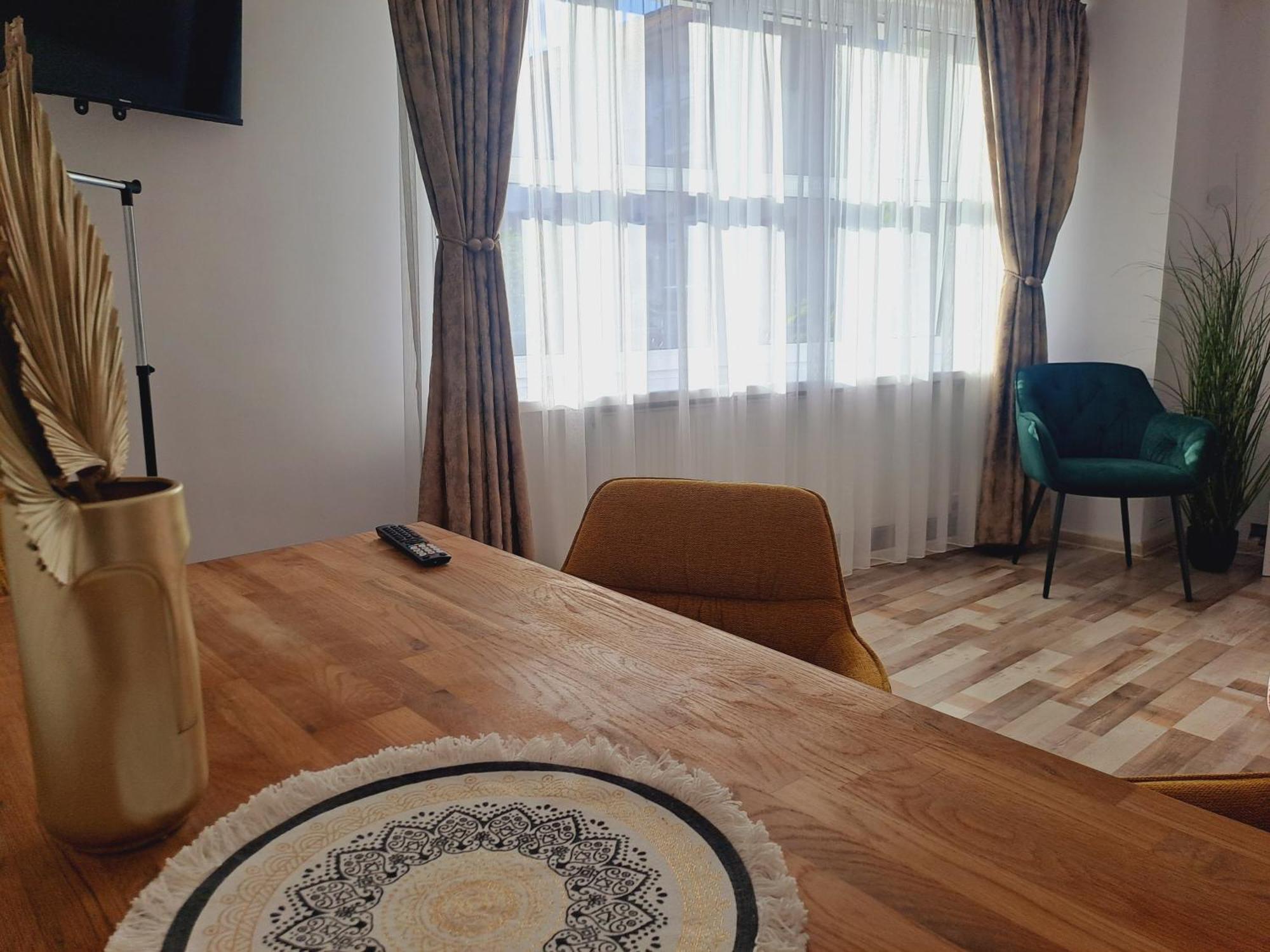 7 Level Central Apartments Miercurea Ciuc Habitación foto